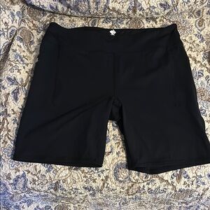 Women's Rabbit Black Athletic Shorts stretchy size large (w17)